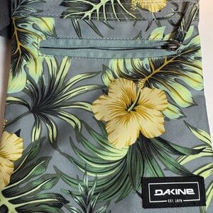Dakine Gray Interior Bag